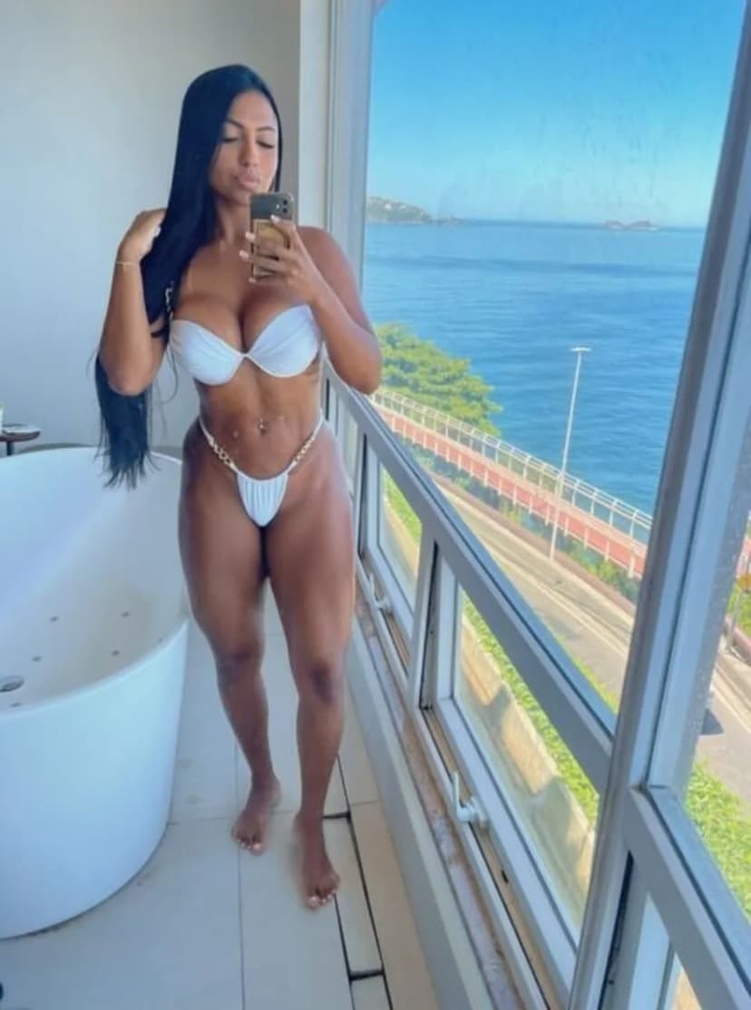 Bruna Mello