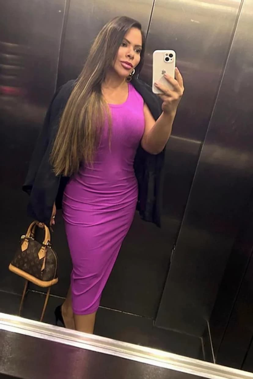 Flávia Lavine